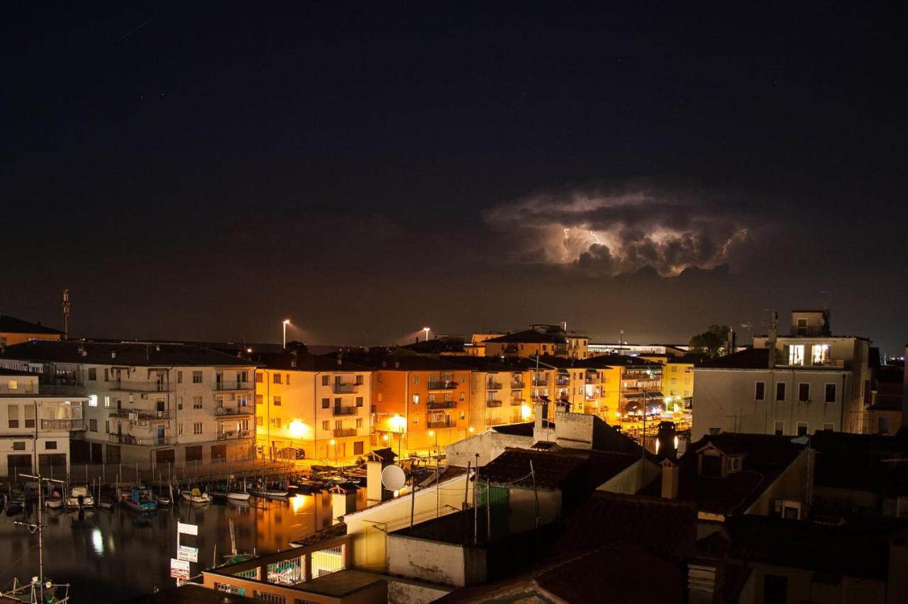 شقة Mansarda Settimo Cielo كيودجا المظهر الخارجي الصورة